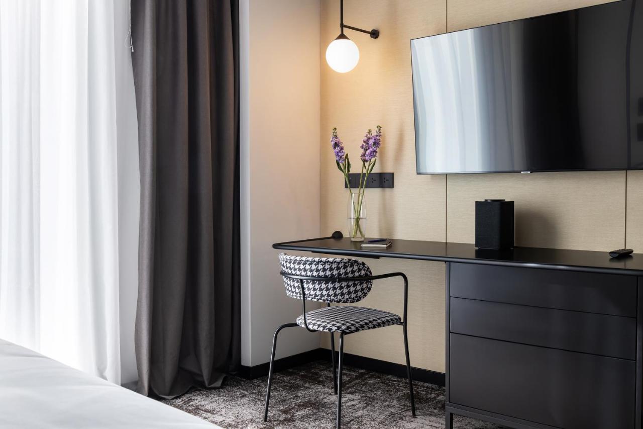 Novotel Living Almaty Jetisu Екстер'єр фото