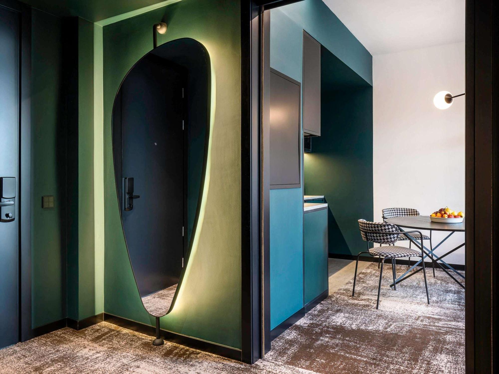 Novotel Living Almaty Jetisu Екстер'єр фото
