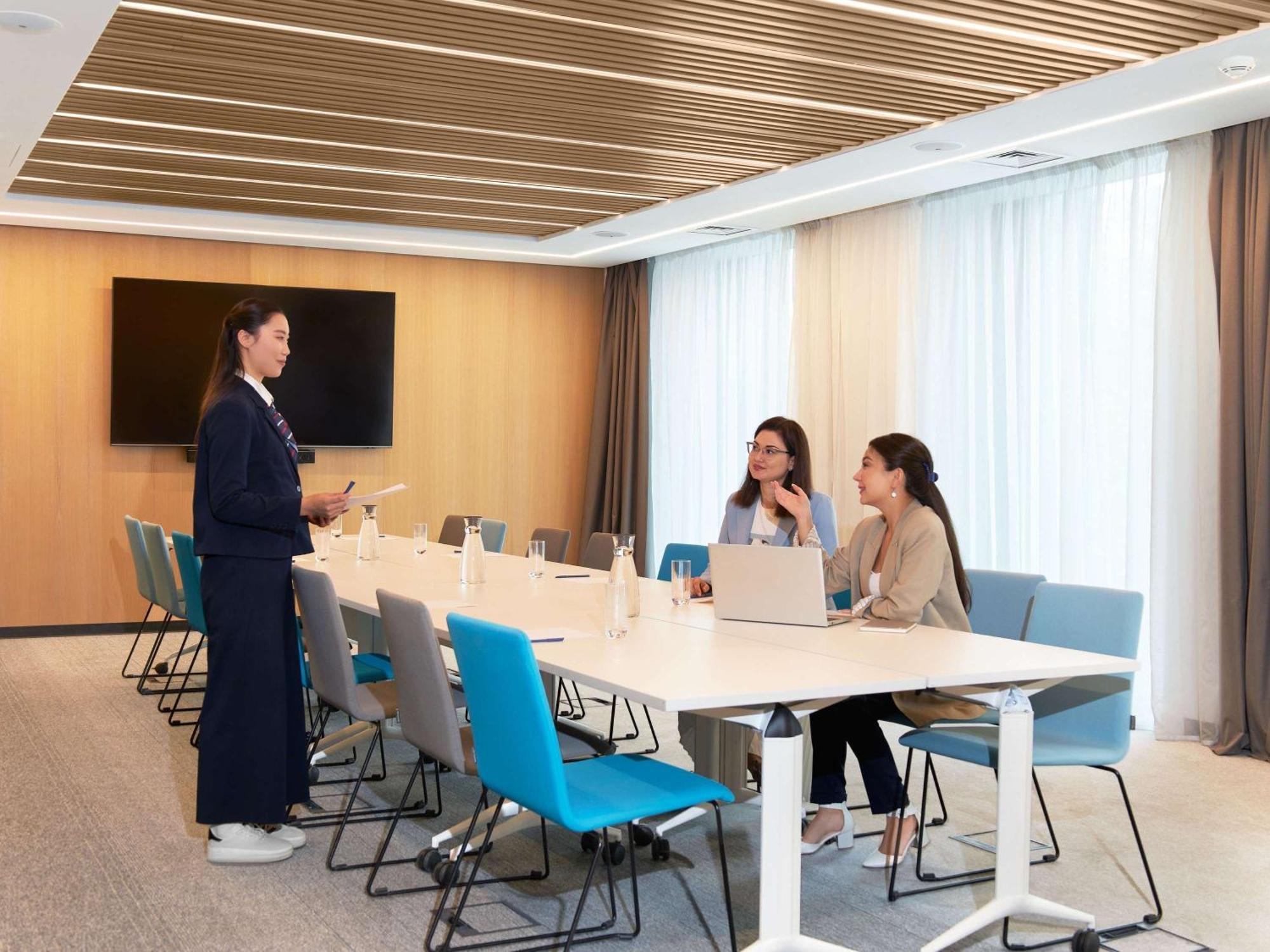 Novotel Living Almaty Jetisu Екстер'єр фото