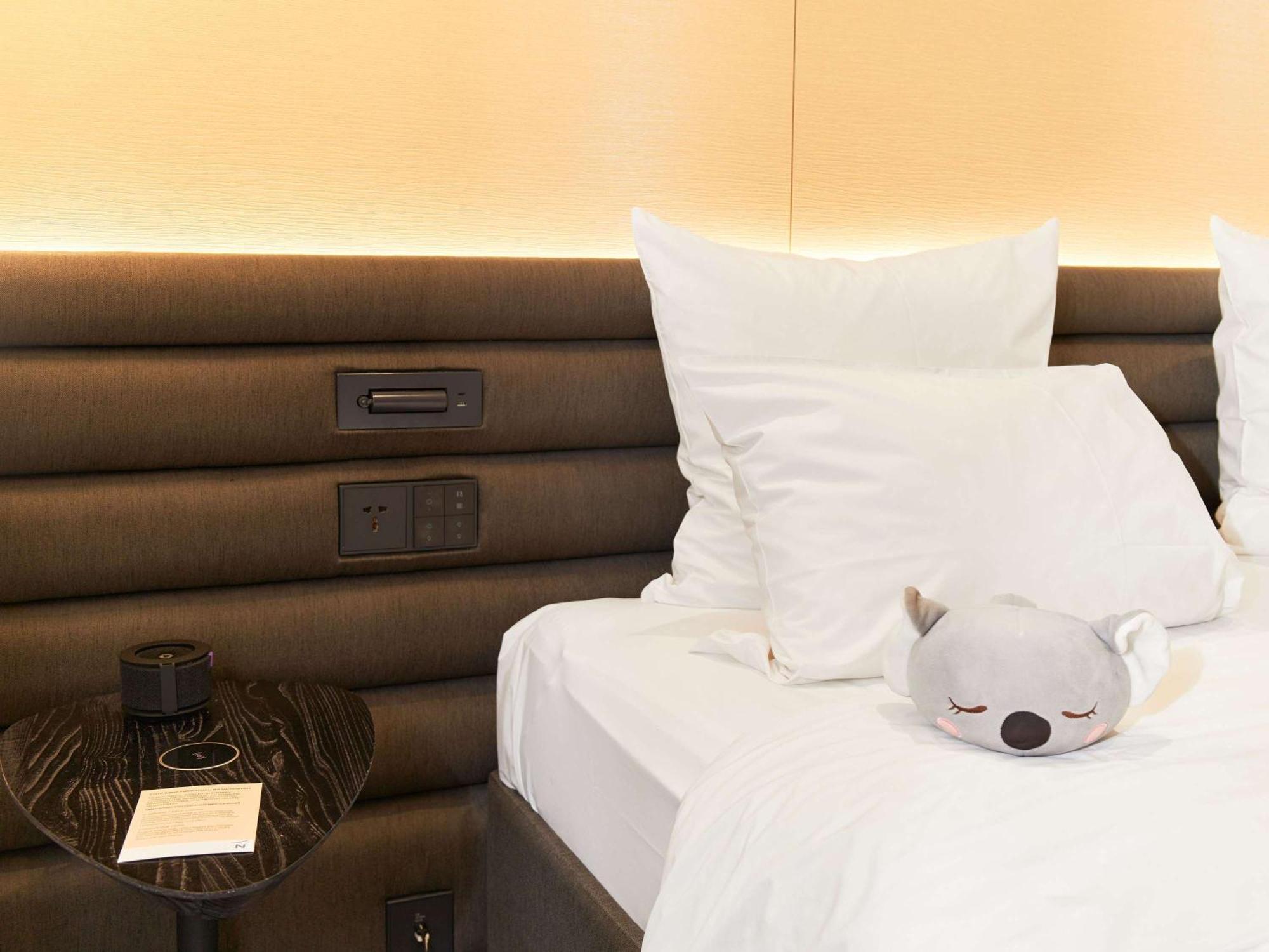 Novotel Living Almaty Jetisu Екстер'єр фото